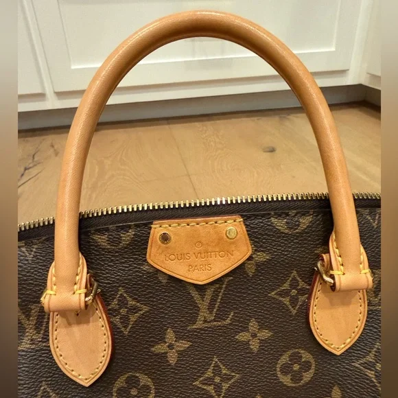 LAST CHANCE- Louis Vuitton Monogram Turenne PM - Picture 5 of 17